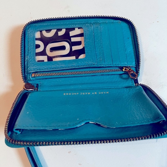 Marc Jacob Wristlet Wallet - Picture 3 of 6